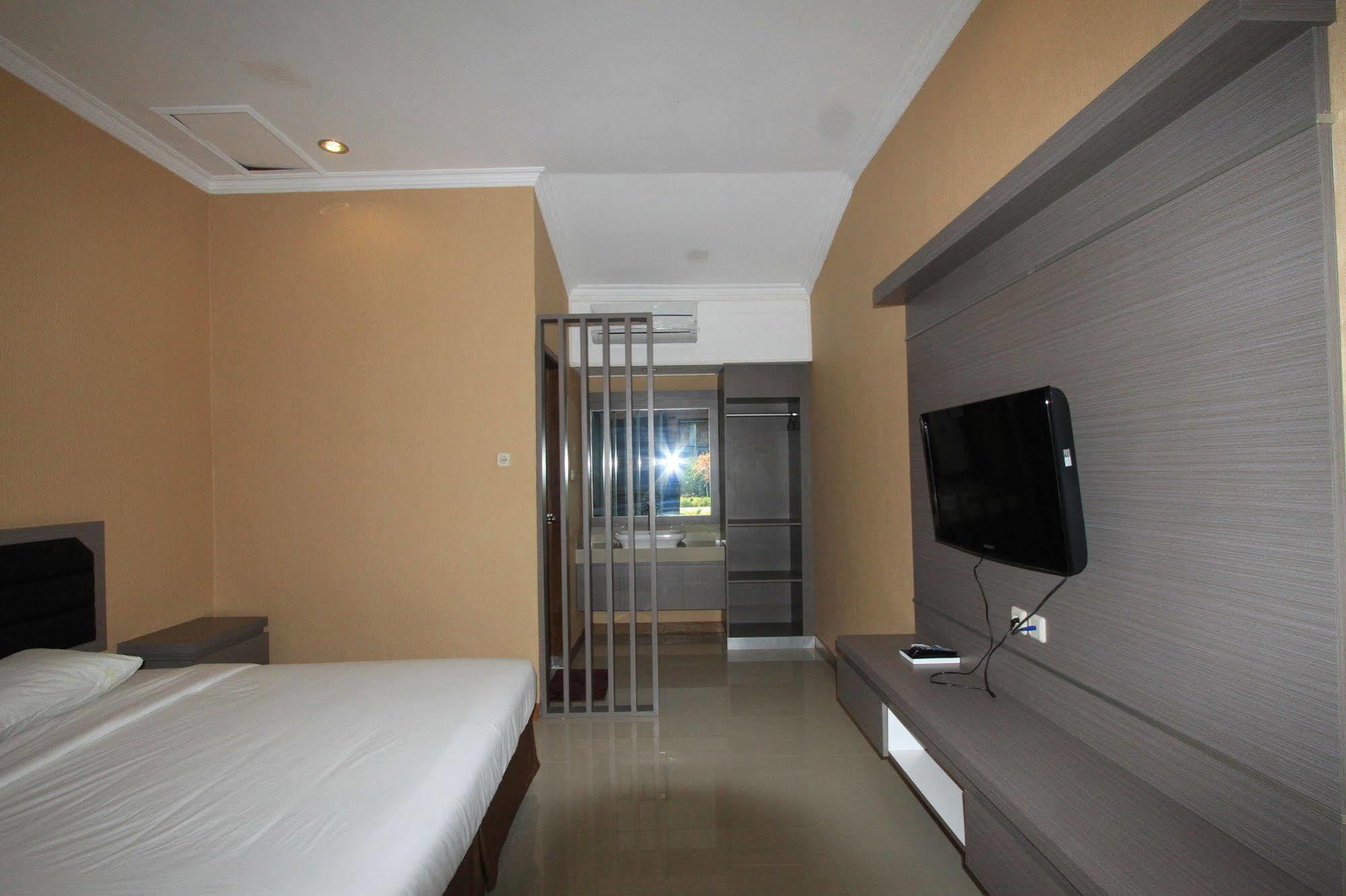 Hotel Bumi Aditya Senggigi Exterior foto