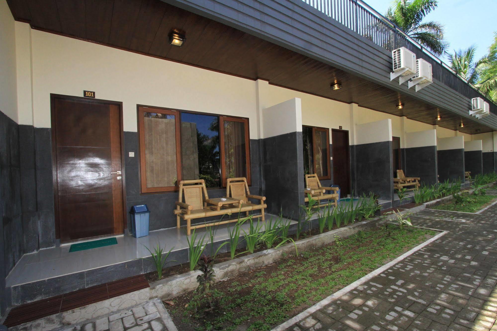 Hotel Bumi Aditya Senggigi Exterior foto